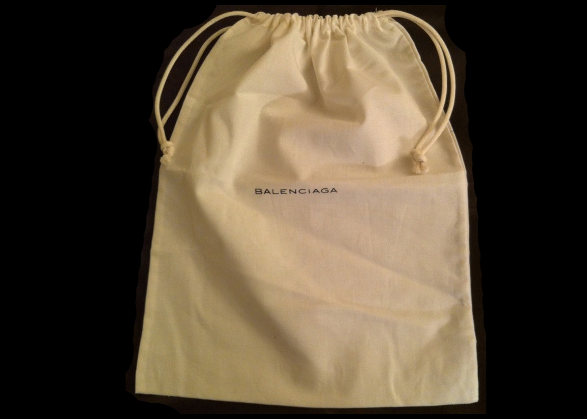 Dust bag online balenciaga